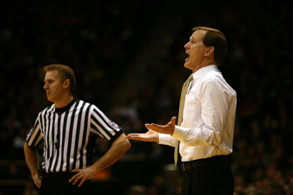 Oregon head coach Dana Altman argues a call with a referee. (Kai Casey/CU Independent)