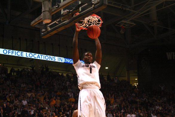 Colorado's Wesley Gordon dunks the ball in the first half. (Allie Greenwood/CU Independent)