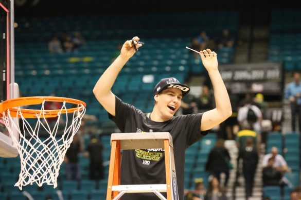 Oregon flies high, wins Pac-12 Tournament