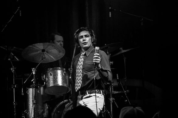 Beach Goth pioneers The Growlers take over Fox Theatre