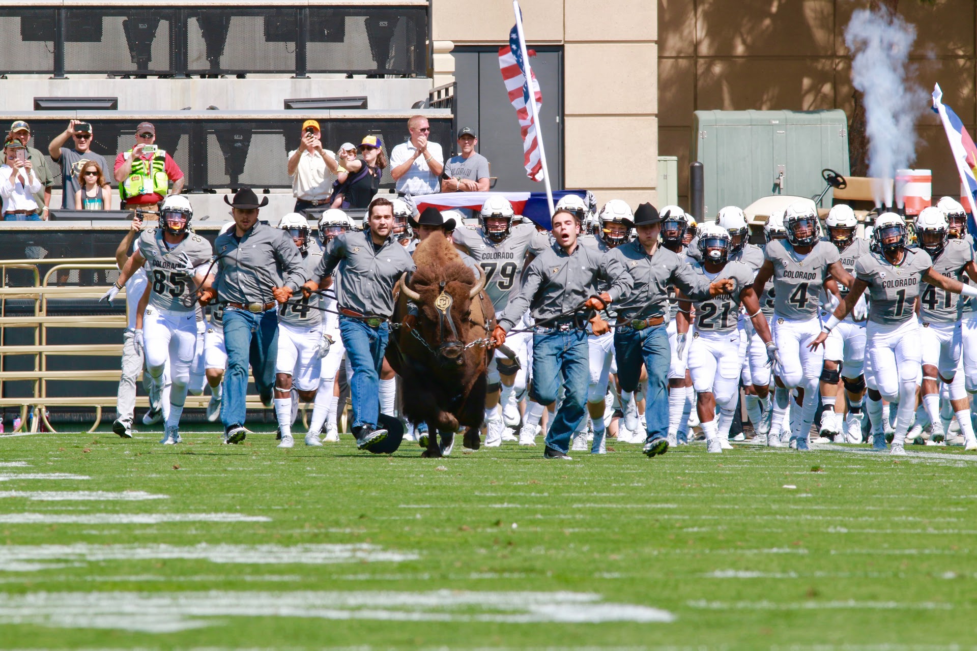 Colorado defeats Texas State 37-3, despite offensive miscues