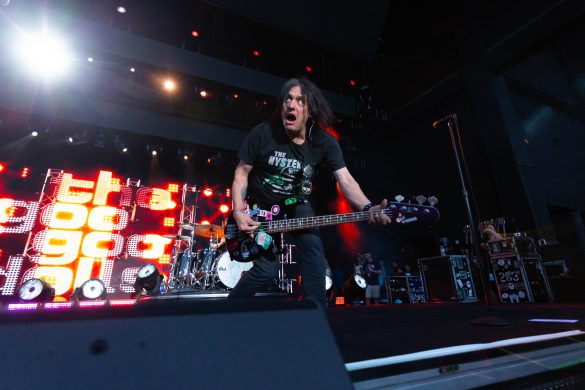 Goo Goo Dolls, Train deliver nostalgia and fresh hits in back-to-back performance