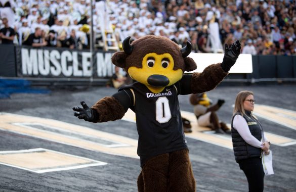 Colorado Buffaloes fall to Wildcats 35-30 on Family Weekend