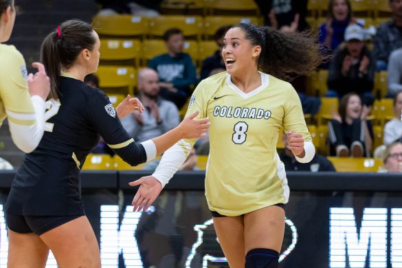 Buffs volleyball can’t tame Huskies, drop to 0-10 in Pac-12