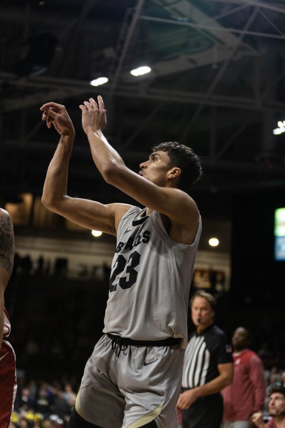 Last second shot secures Buffs’ win against Cougars, 58-55