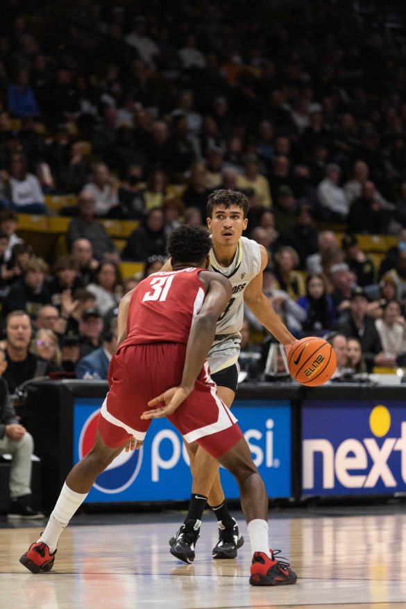 Last second shot secures Buffs’ win against Cougars, 58-55