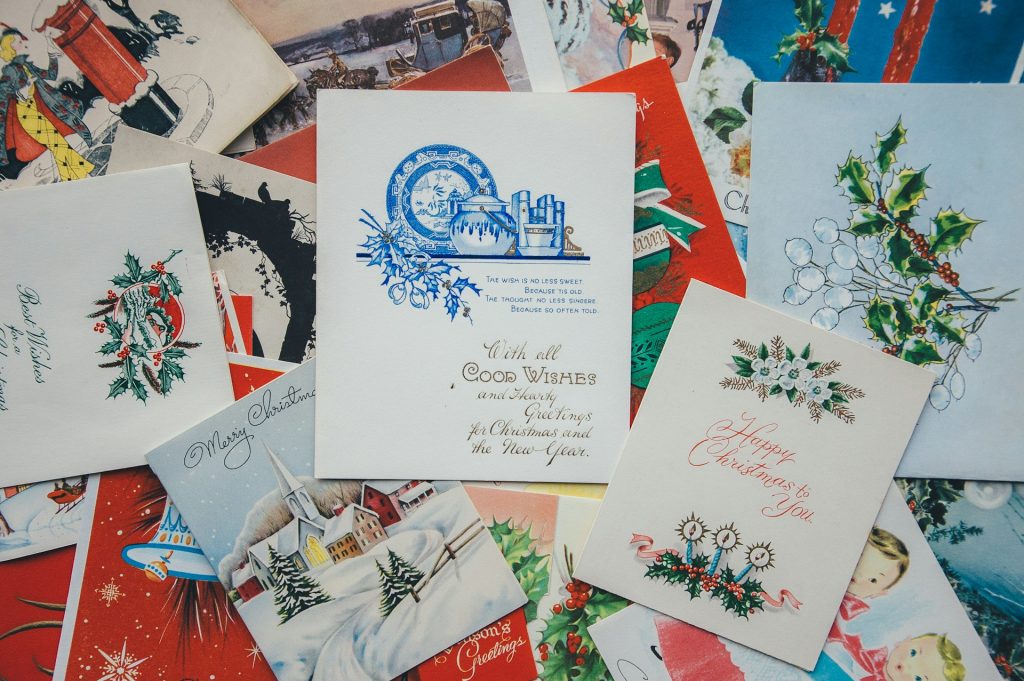 Top Design Trends for Affordable Photo Christmas Cards in 2025