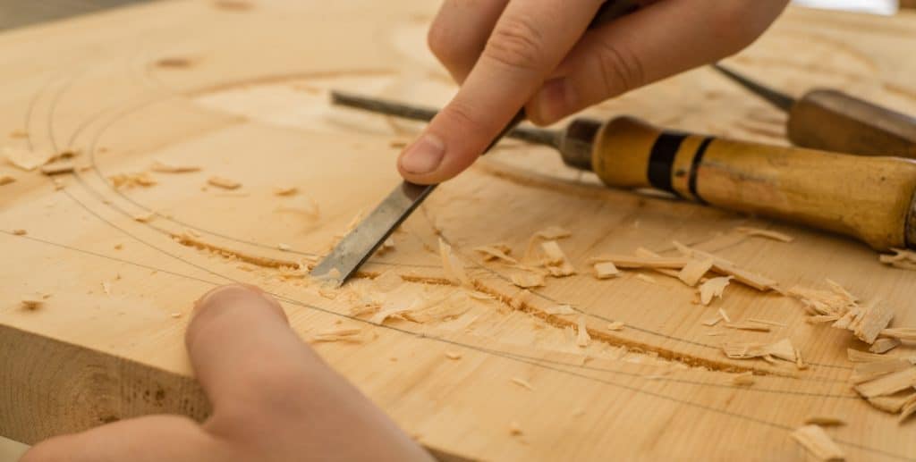 U-Gouge vs. V-Gouge: Which Carving Gouge Wins in Real Projects
