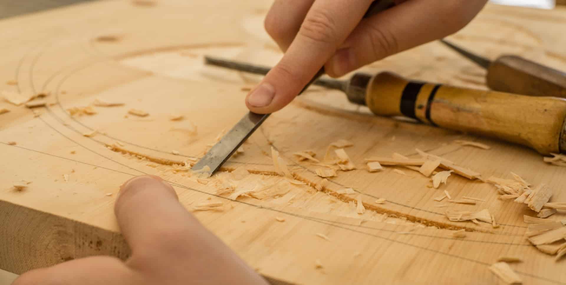 U-Gouge vs. V-Gouge: Which Carving Gouge Wins in Real Projects