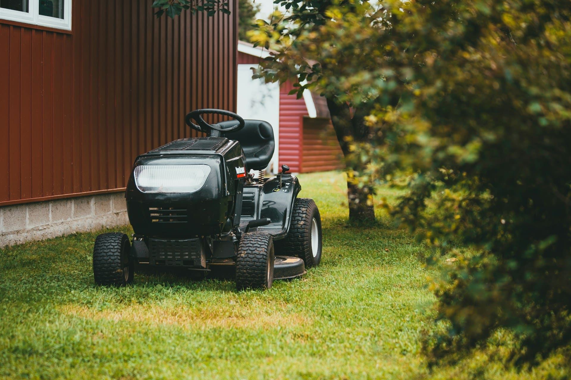 Common Lawn Mower Parts That Often Need Replacing