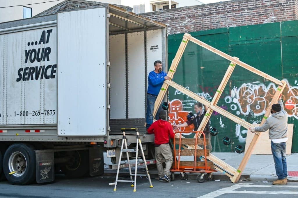 Essential Guide: What to Know Before Hiring Tucson Movers