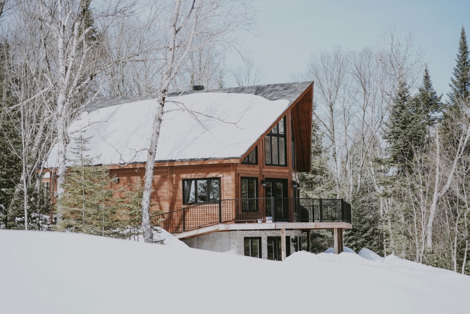 7 Essential Preparations for Traveling to Your Winter Vacation Home