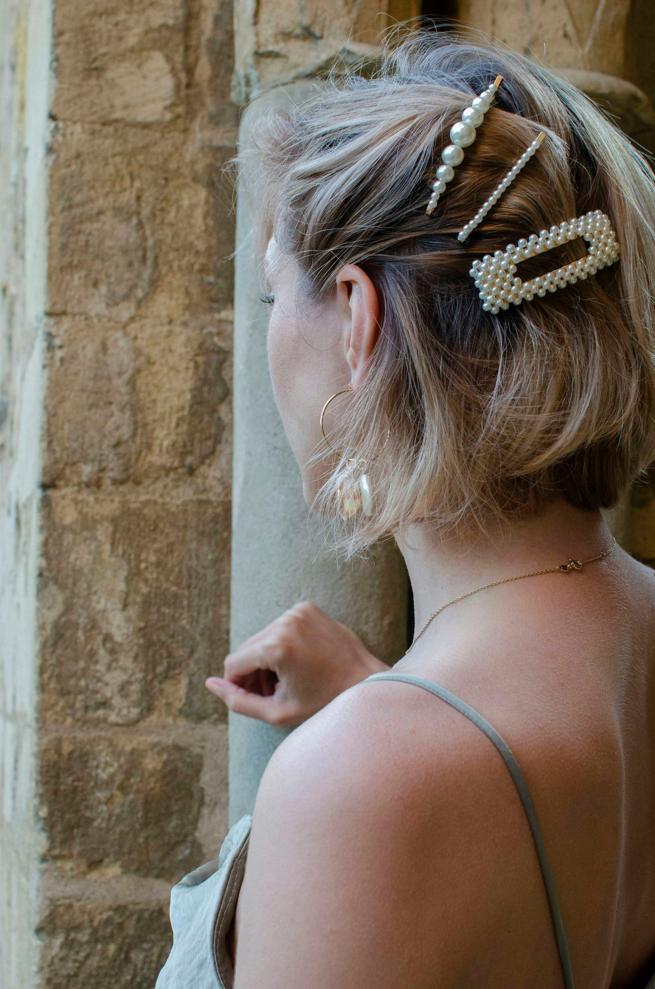 a woman with a hair comb in her hair