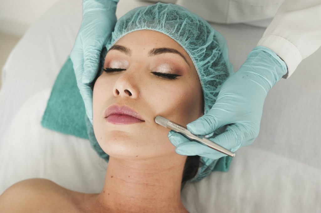 Slim BBLs and Skin Removal are the Latest Celebrity Procedure Trends