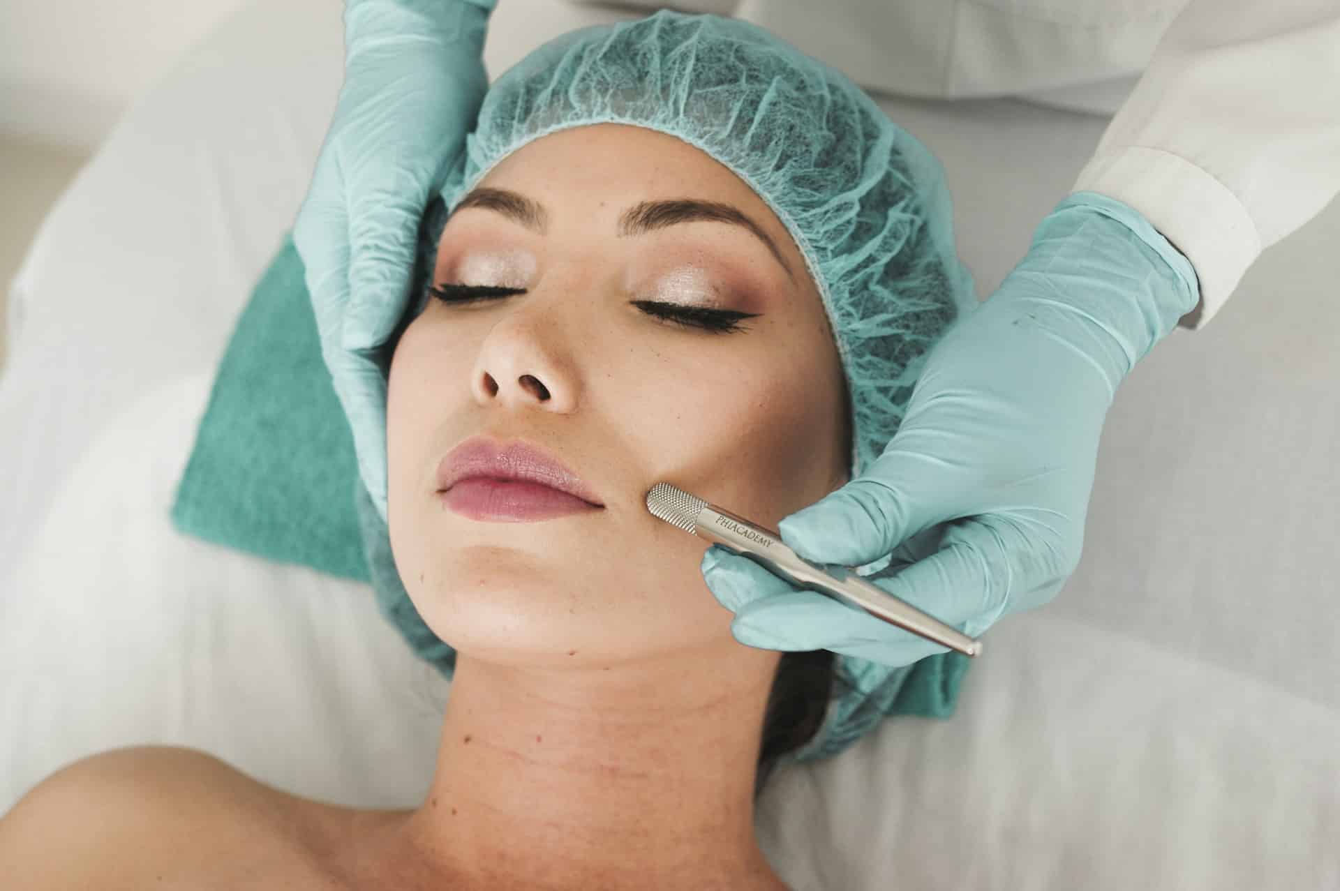 Slim BBLs and Skin Removal are the Latest Celebrity Procedure Trends
