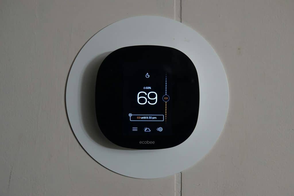 Smart Thermostat vs Smart AC Controller: What’s the Difference and Which One Should You Choose?