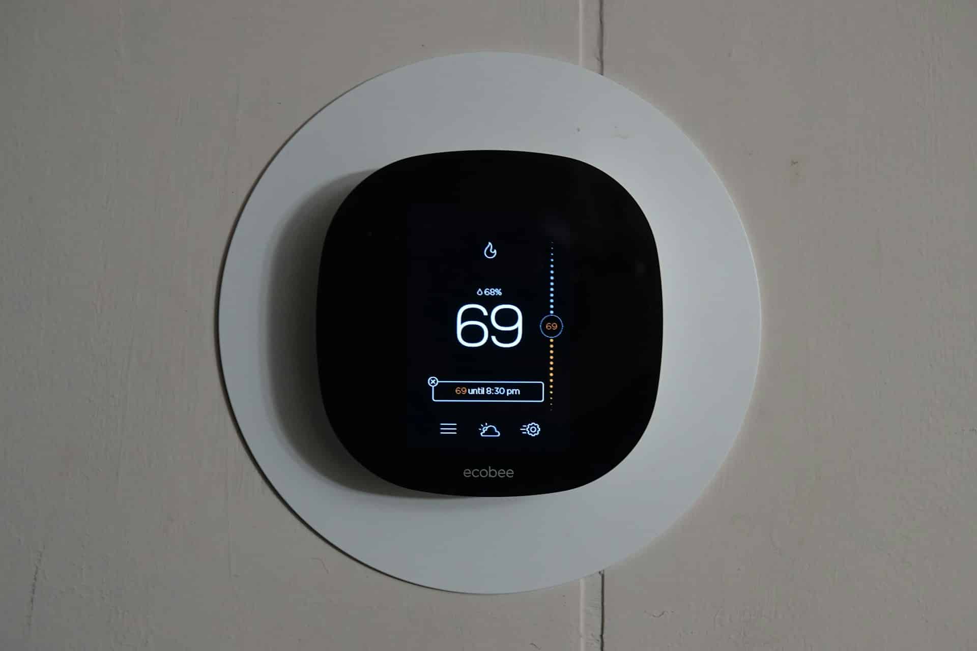 Smart Thermostat vs Smart AC Controller: What’s the Difference and Which One Should You Choose?