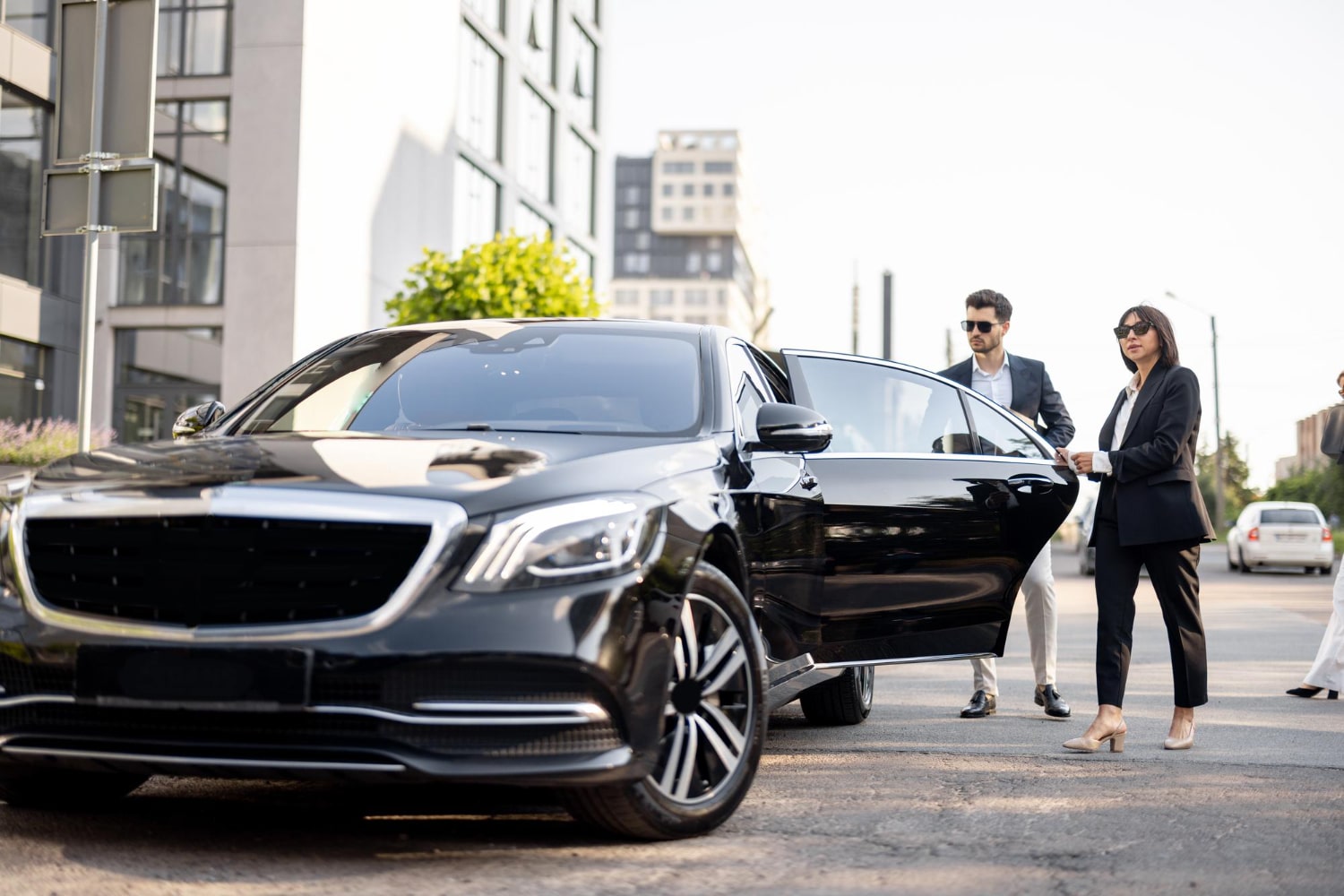 How to Choose the Perfect Miami Limo Service for Your Special Event or Airport Transfer?