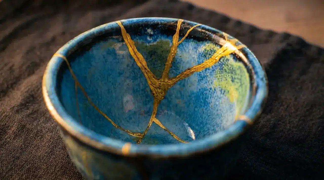 The Philosophy Behind Kintsugi Art