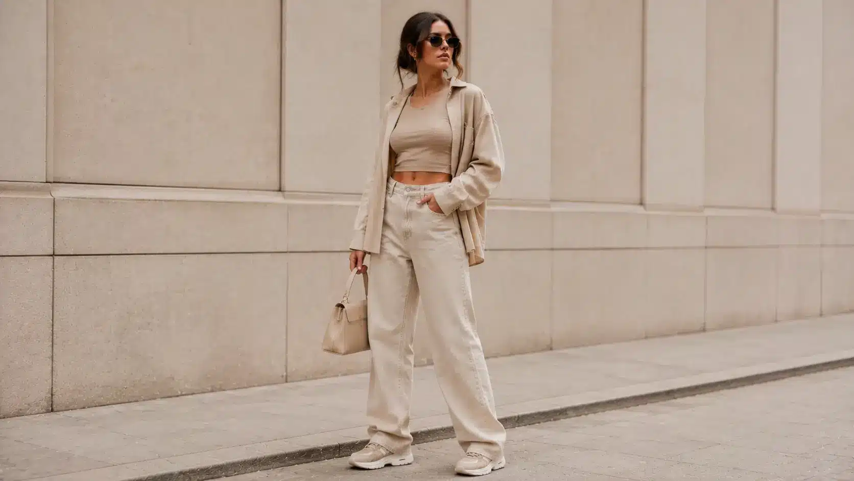 Neutral monochrome outfit with baggy jeans