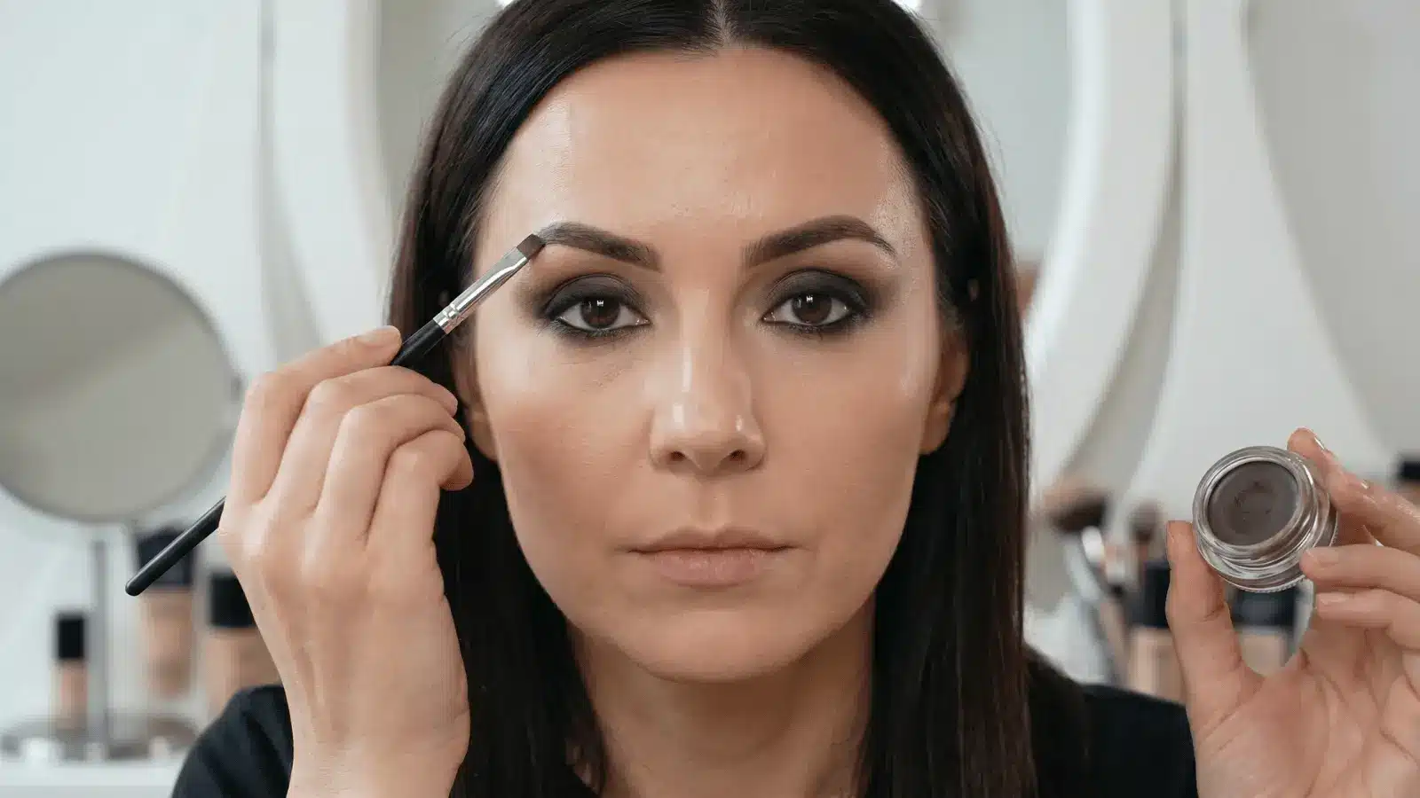 Shape Bold, Structured Brows (1)