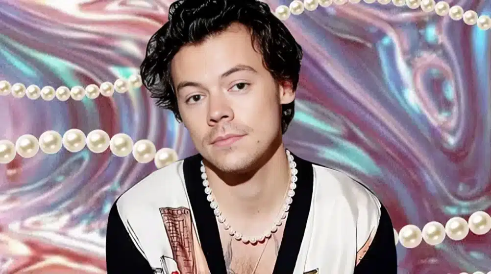 The Pearl Necklace Street Style Look