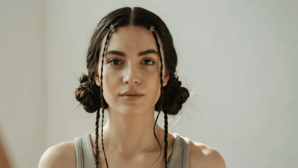 23 Y2K Hair Inspo You Can Actually Try at Home