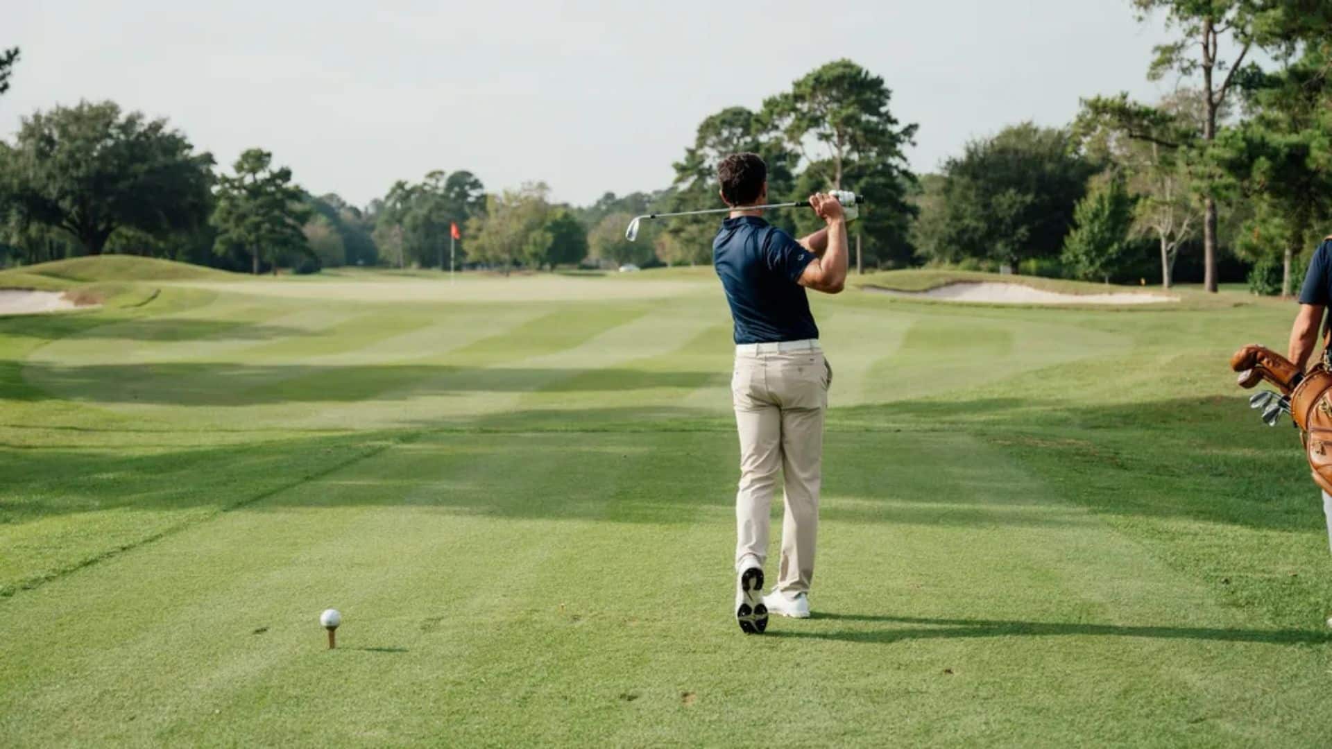 Golf scoring explained through par, showing how it helps measure performance and compare results across different holes and courses.