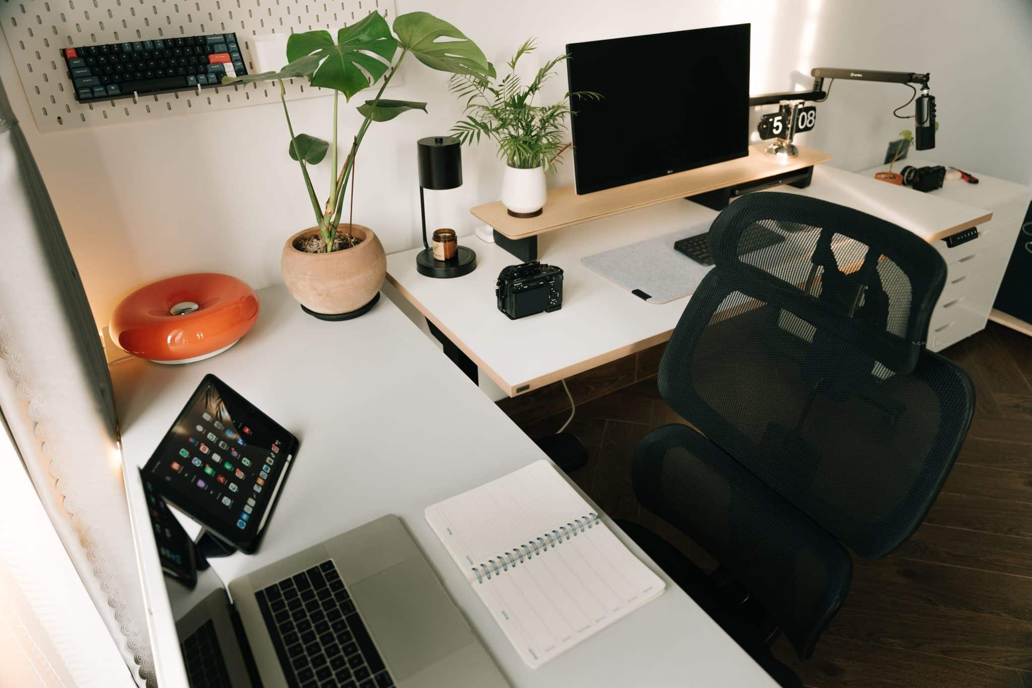 Transforming a Small Flat into a Productive Home Office