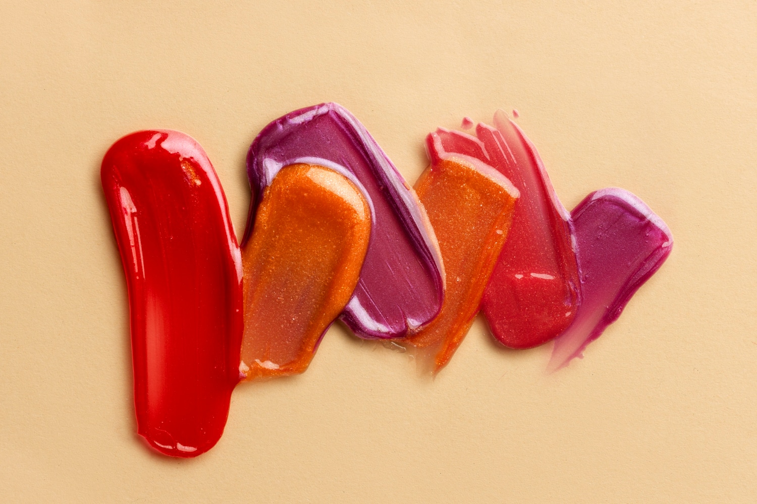 Tinted Lip Gloss and Lip Tint Trends: Color, Comfort, and Hybrid Lip Formulas