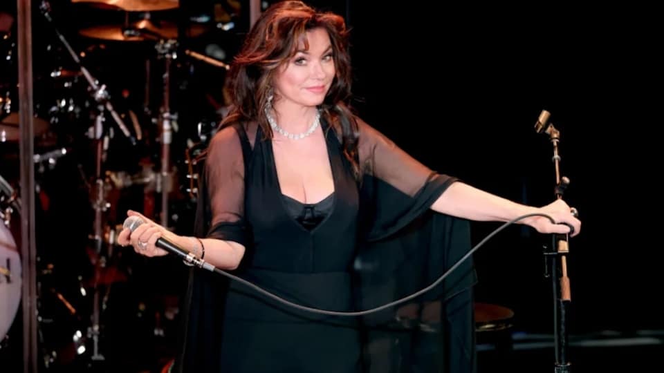 Shania Twain  performing at one of her live shows