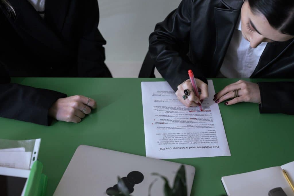 PDF Tools to Redline and Annotate Contracts Without Converting to Word in 2026