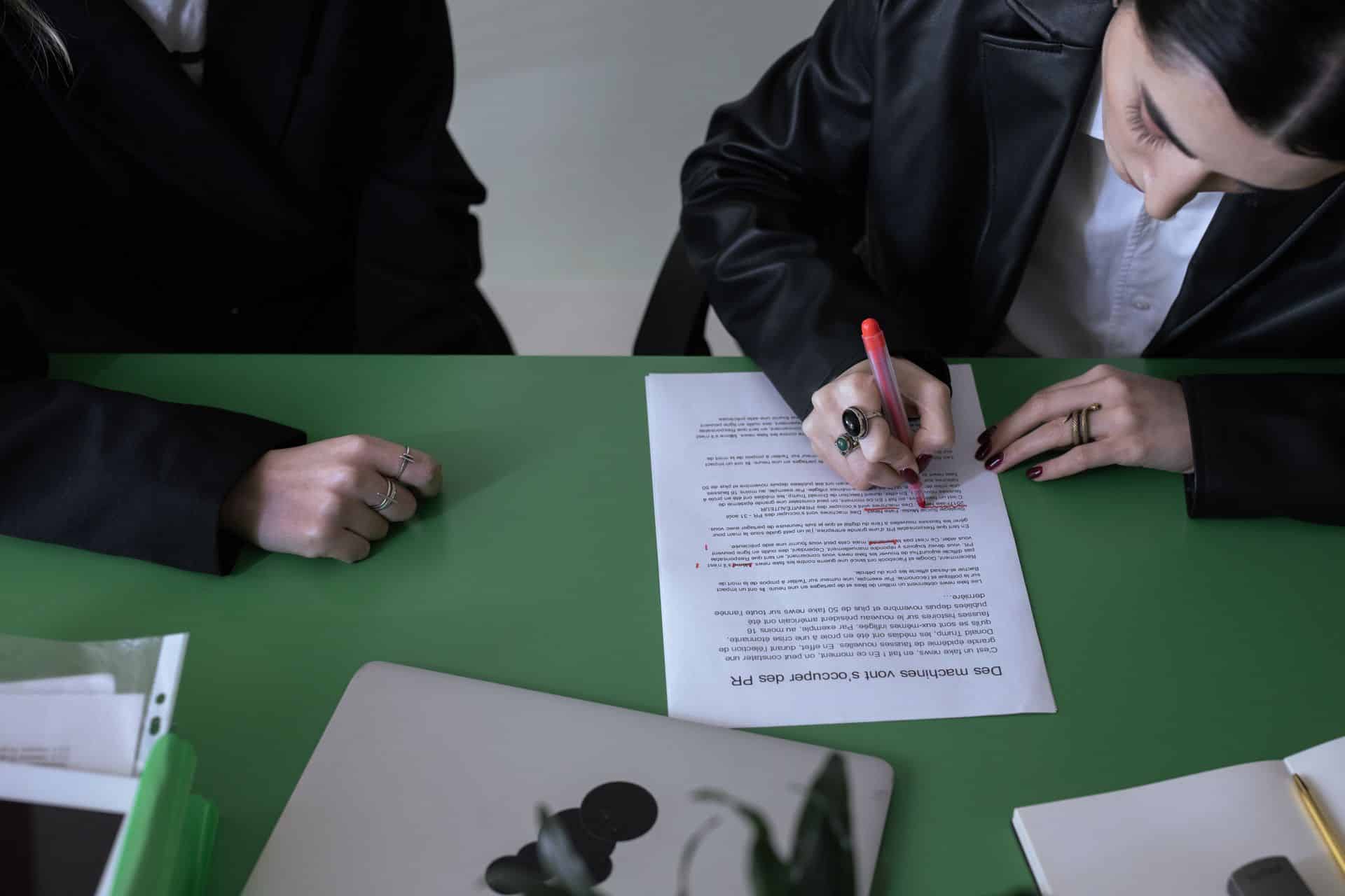 PDF Tools to Redline and Annotate Contracts Without Converting to Word in 2026