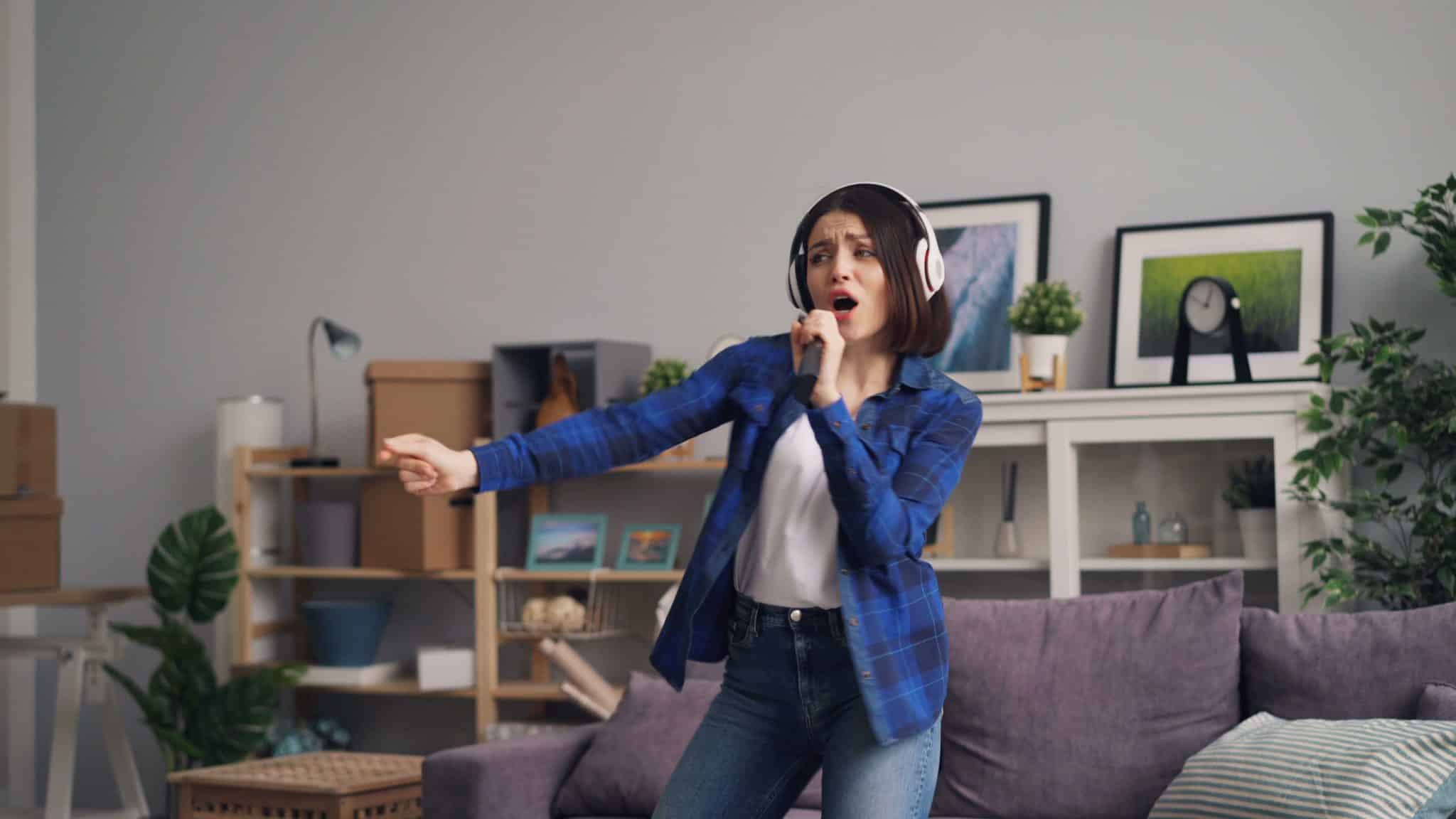 How to Build a Daily Singing Routine and Create the Right Listening Environment