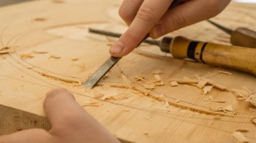 U-Gouge vs. V-Gouge: Which Carving Gouge Wins in Real Projects
