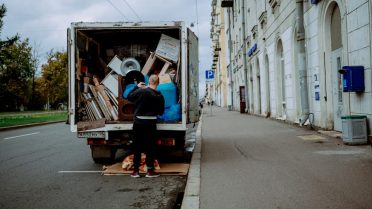 How to Find Genuine Reviews When Selecting Moving Companies